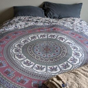 Urban Outfitters Mandala Queen Duvet cover